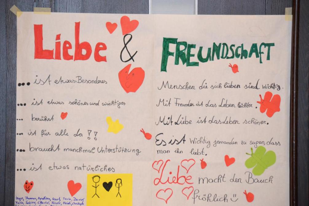 Plakat "Liebe und Freundschaft"